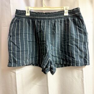 Universal Thread Blue Striped Women Shorts